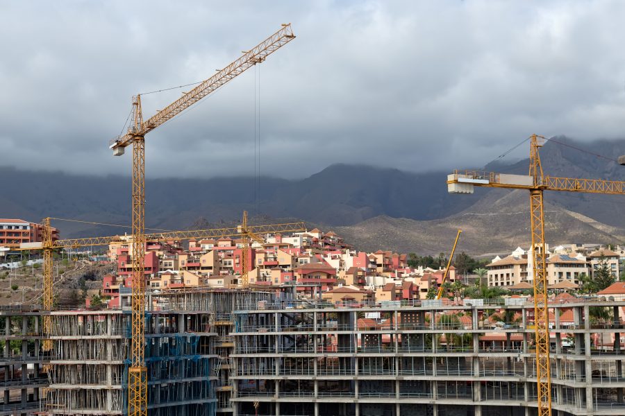 construction with construction cranes